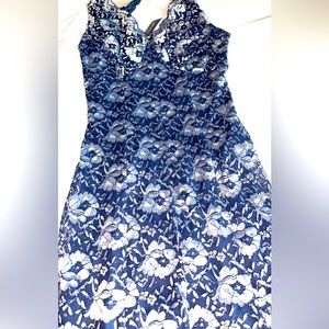 Women’s Lightweight Gown Size Small